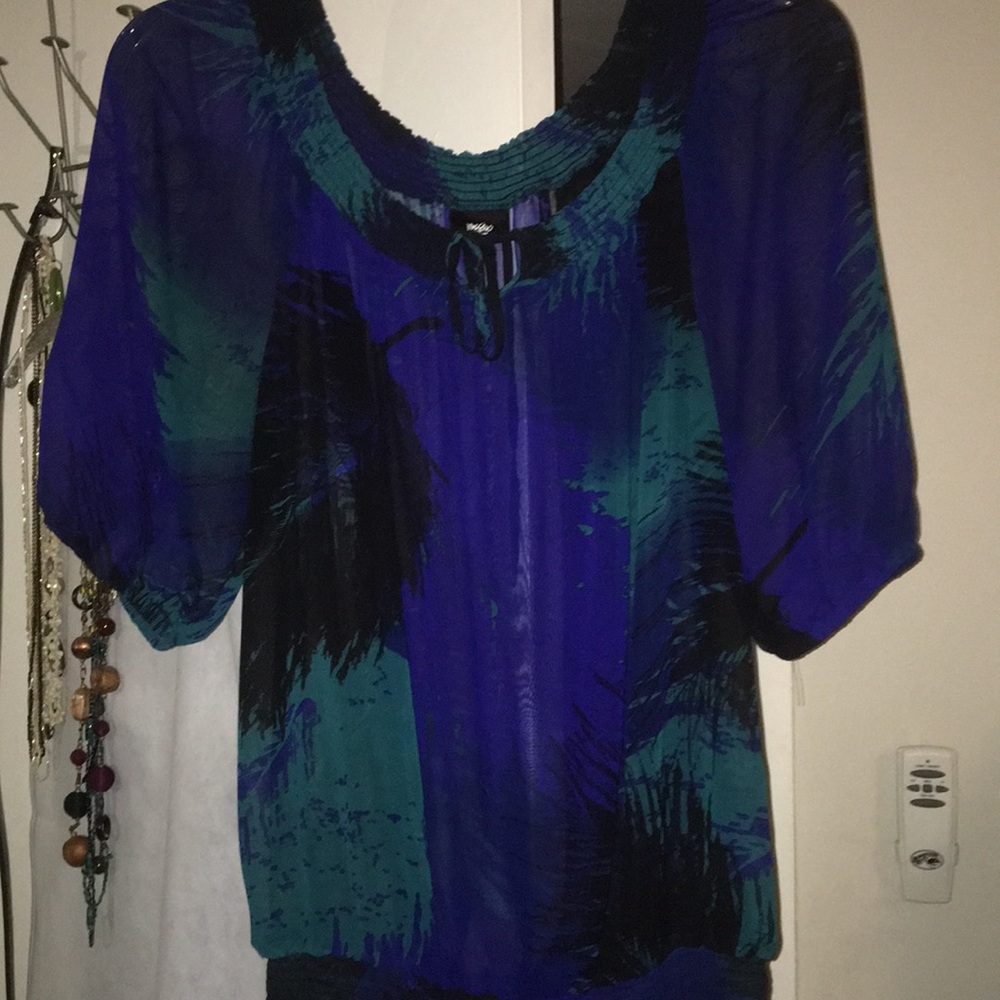 Mossimo M sheer top very fun print. - Picture 2 of 2